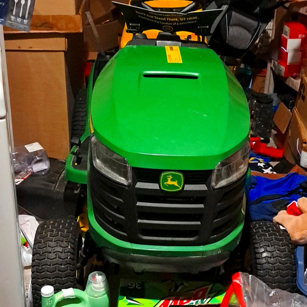 John deere S100 tractor